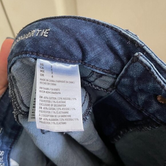 American Eagle Women's Cut Off Sky High Shortie Super Stretch Jean Short Size 2 - Picture 4 of 9